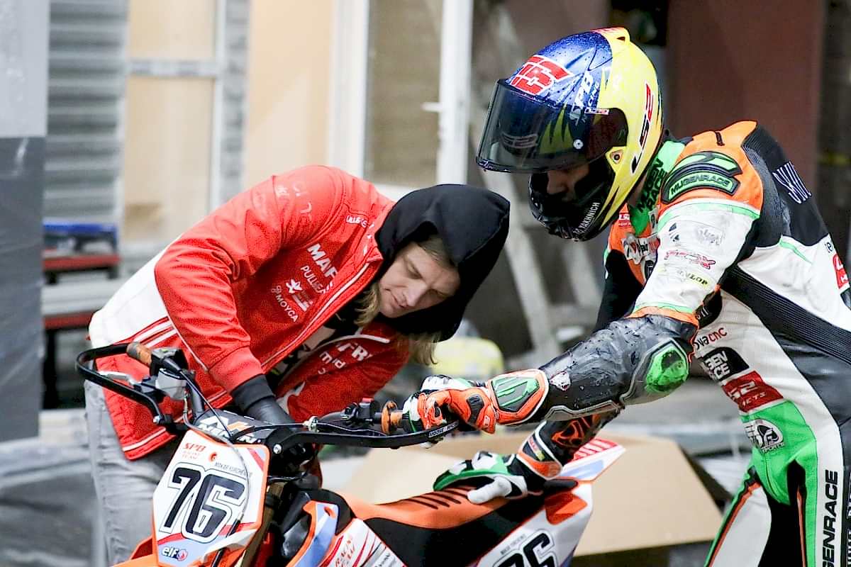 Тест трассы. Роберт Шварцман и Макар Юрченко